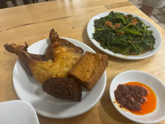 Ayam Bakar 7 Saudara