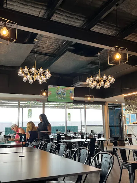 Vibe Lounge & Dining