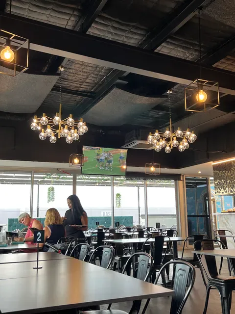 Vibe Lounge & Dining