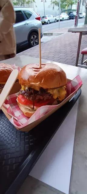 Batch Burgers
