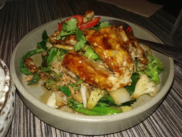 Bay Hong Food + Wine