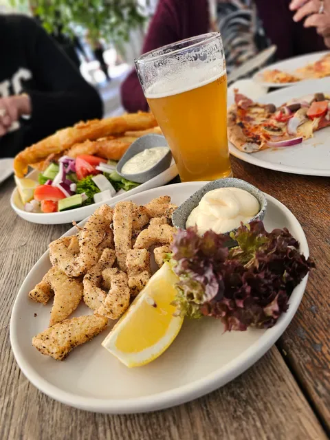 Baybreeze Cafe
