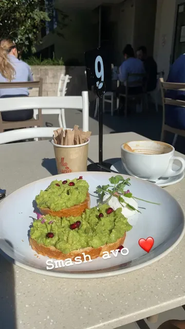 Bella Bacio Café