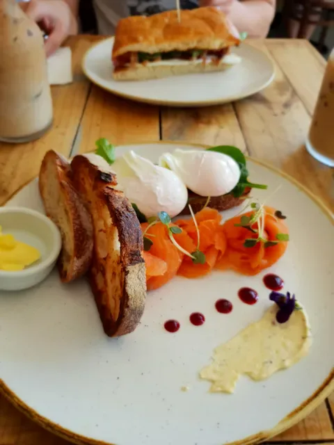 Big Tree House Cafe
