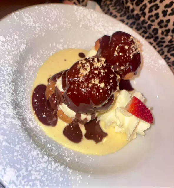 Bistro Papillon