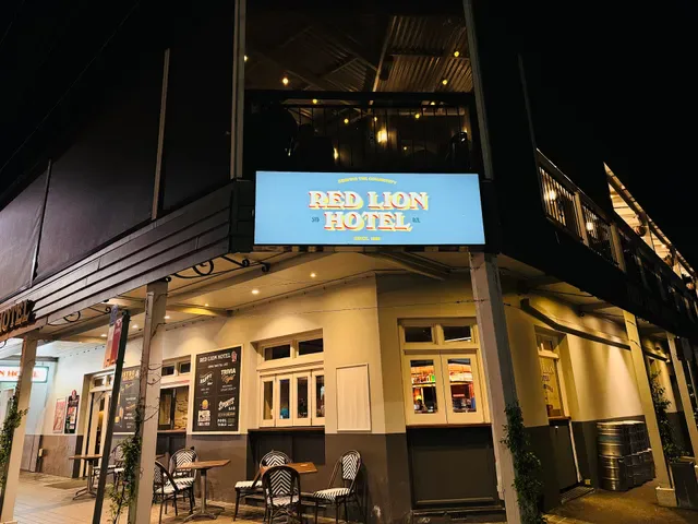 Bistro Red Lion By Manu