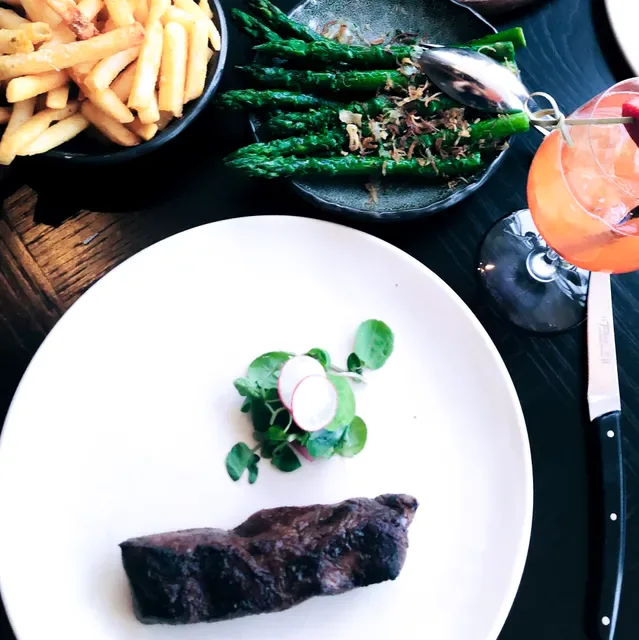 BLACK Bar & Grill