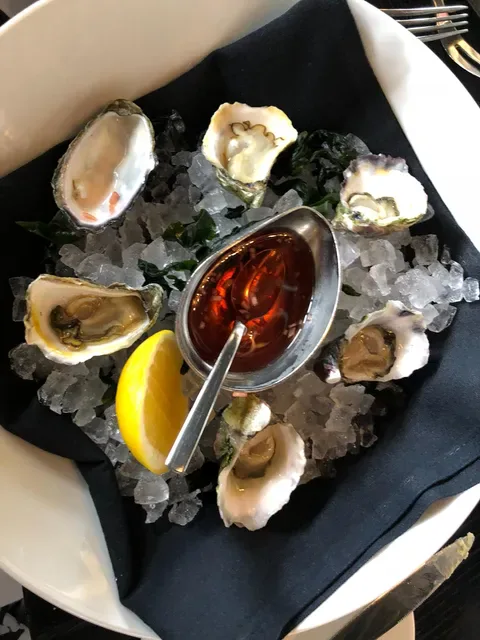 BLACK Bar & Grill