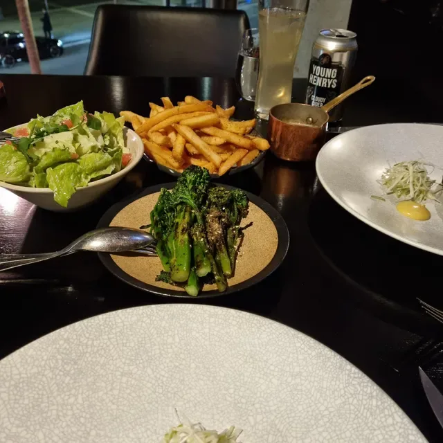 BLACK Bar & Grill