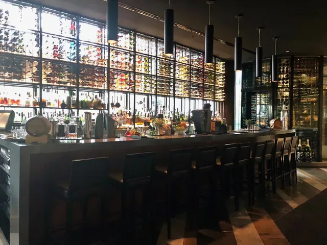 BLACK Bar & Grill