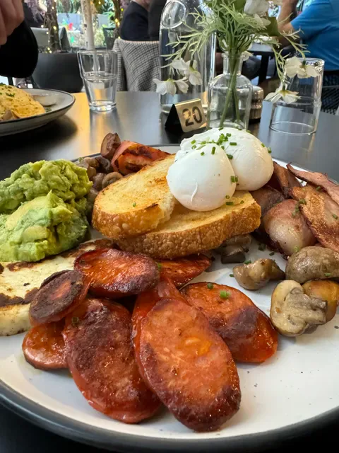 Bomonti Cafe & Restaurant