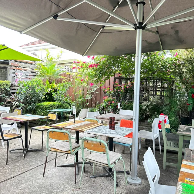 Botannix Studio Cafe