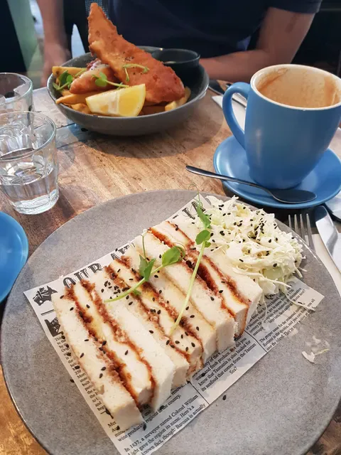 Café Leura - Modern Australian Cafe Restaurant