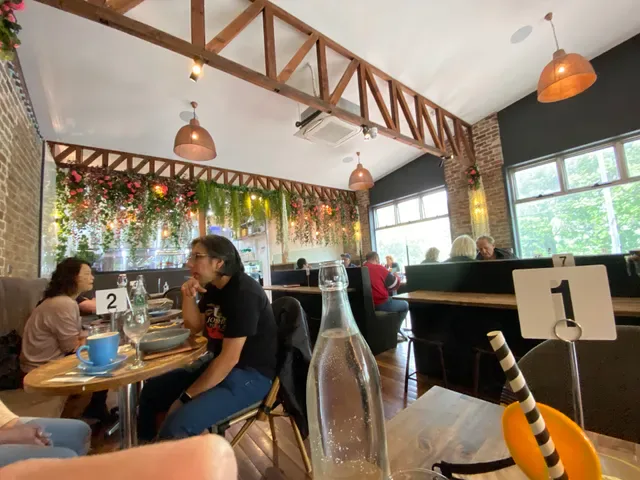 Café Leura - Modern Australian Cafe Restaurant
