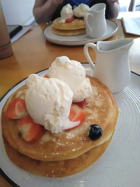 Cafe Long Shot