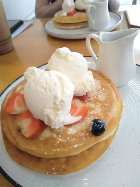 Cafe Long Shot