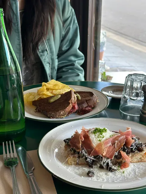 Cafe Rafaele