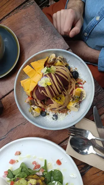 CAV & CO. Cafe
