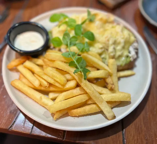 CAV & CO. Cafe
