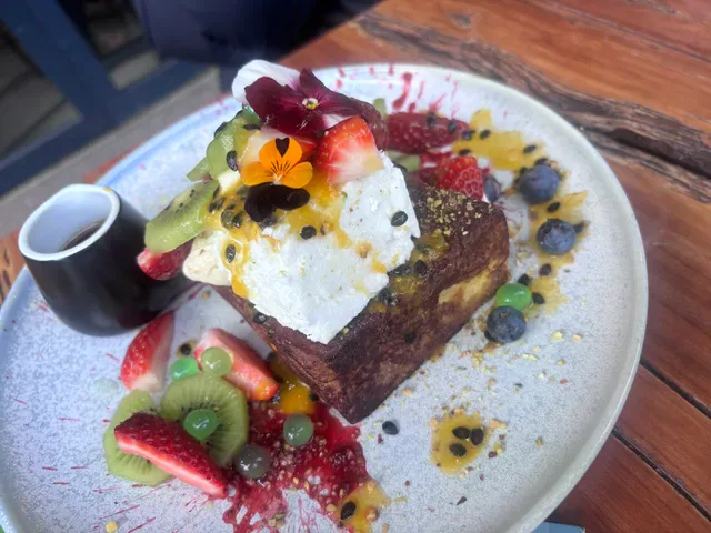 CAV & CO. Cafe