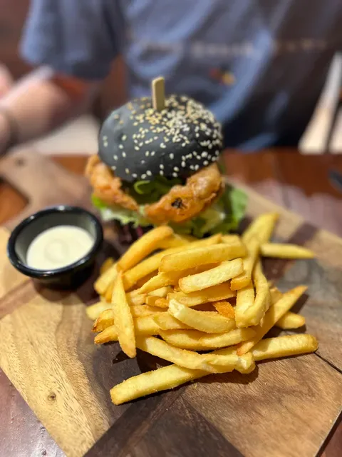 CAV & CO. Cafe