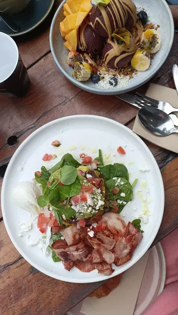 CAV & CO. Cafe