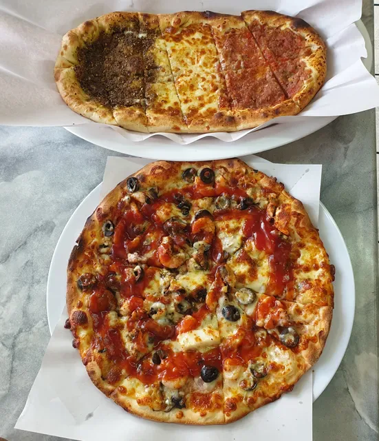 Cesars Pizza House