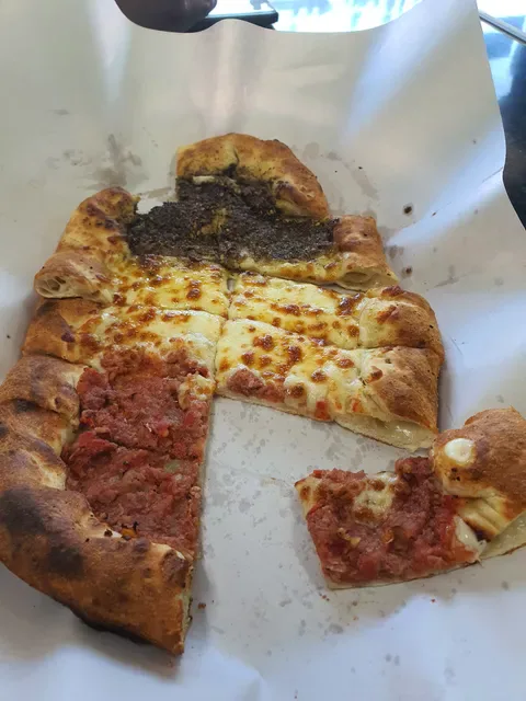 Cesars Pizza House
