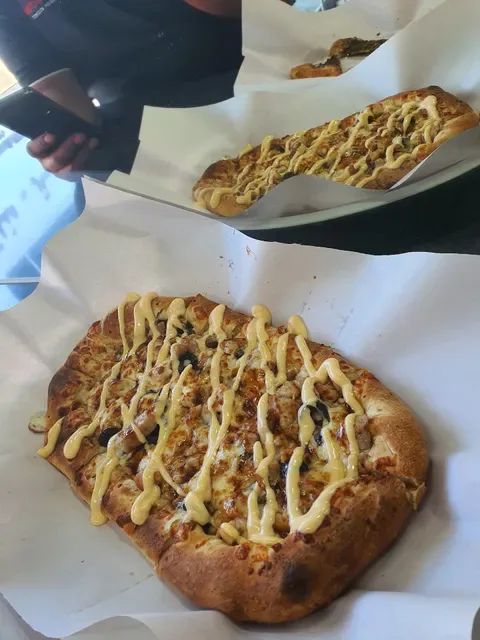 Cesars Pizza House