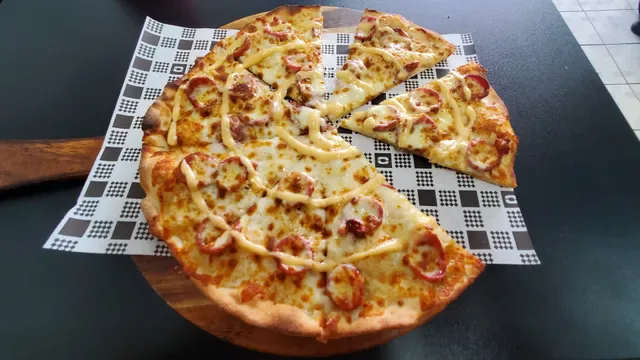 Cesars Pizza House