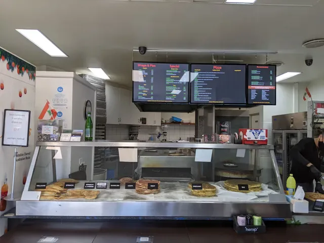 Charlie's Pizzeria & Bakery