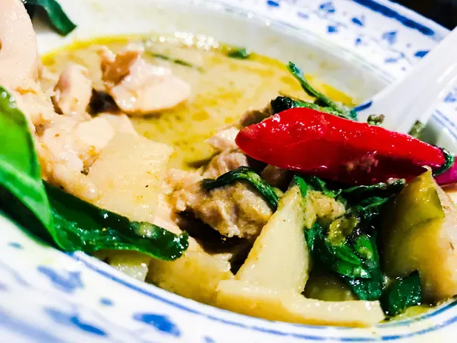 Chat Thai