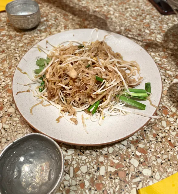 Chat Thai