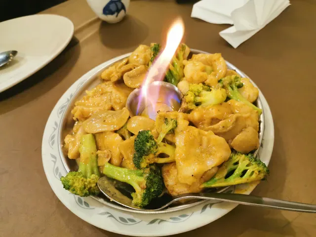 Chow's Pine Garden Restaurant