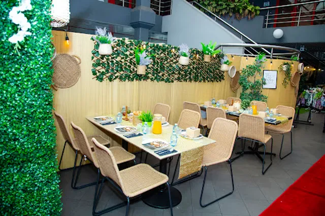 Clever Chachi - Best Indian Restaurant & Bar in Castle Hill