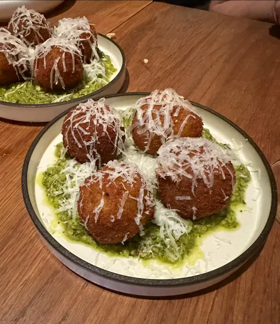 Coogee Wine Room - Restaurant & Bar