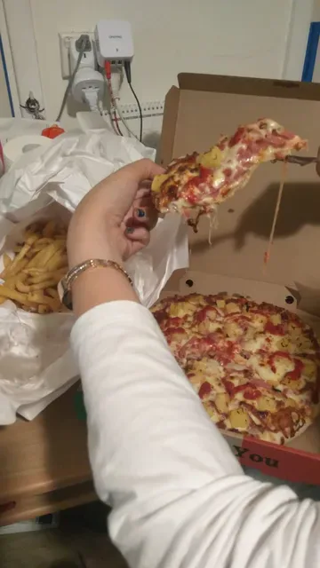 Cresent Star Kebabs Burgers Pizza