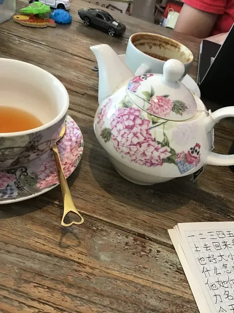 Curl the Whisker Cafe