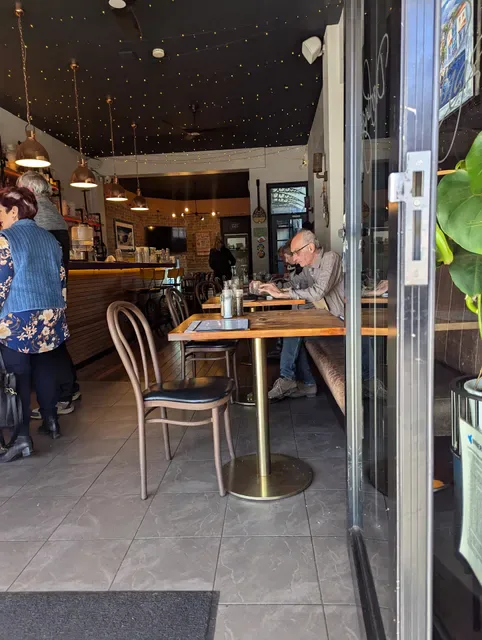 Darlings Bistro