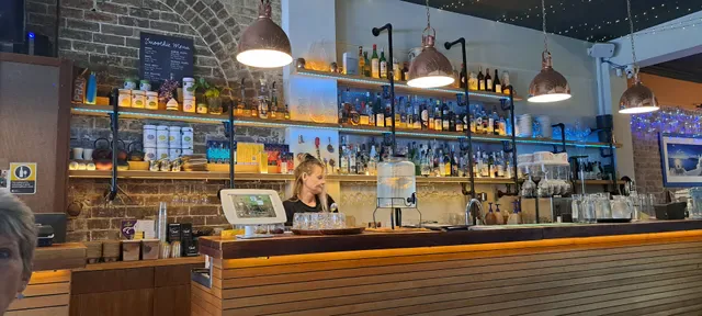 Darlings Bistro