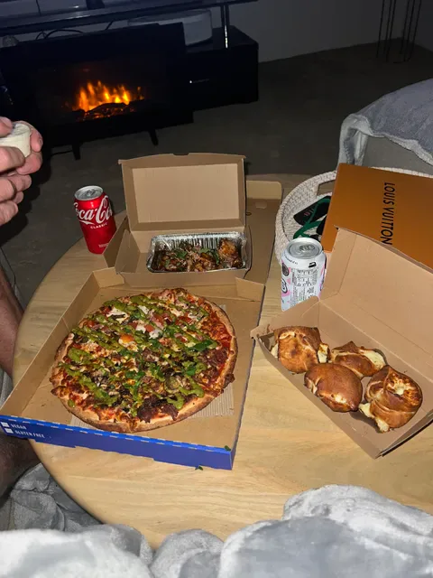 Deluxe Gourmet Pizza Cronulla