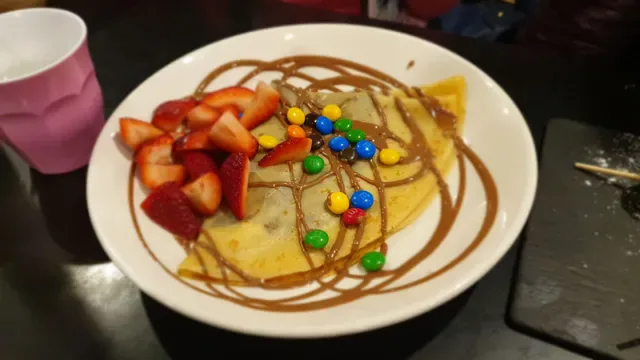 Dine and Dezerts