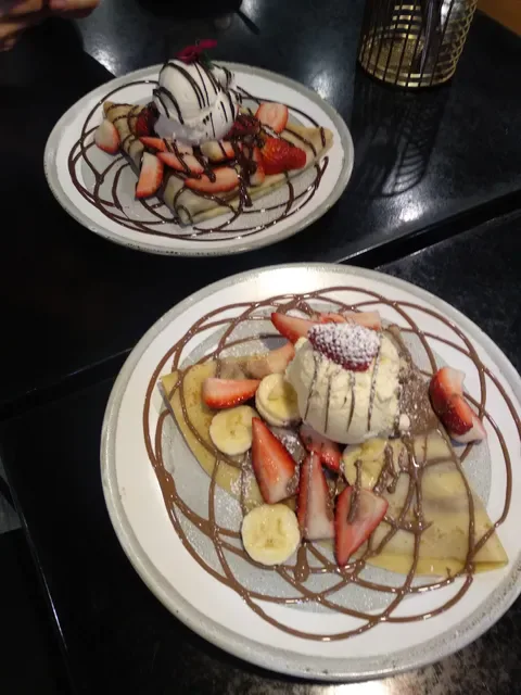 Dine and Dezerts