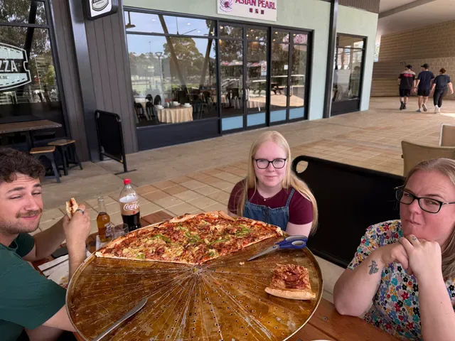 Dino's Pizza
