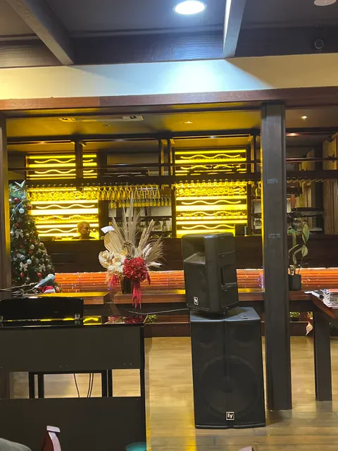 Divan Persian Restaurant