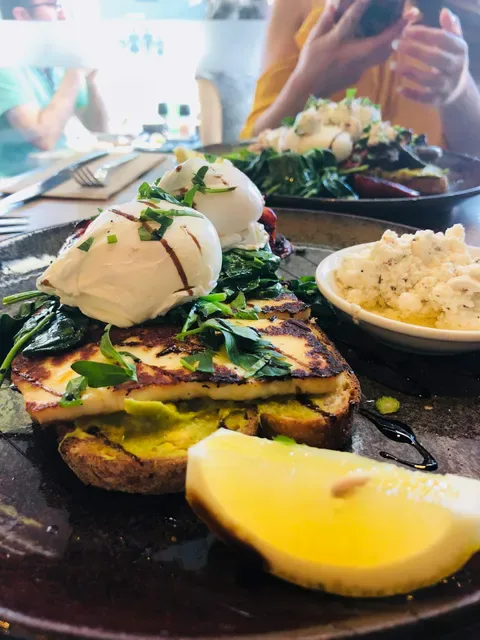 Dolcini Cafe