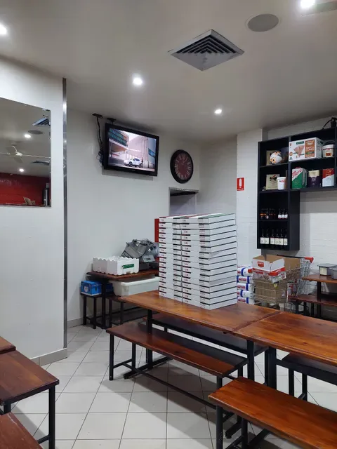 Doms Pizza Bar