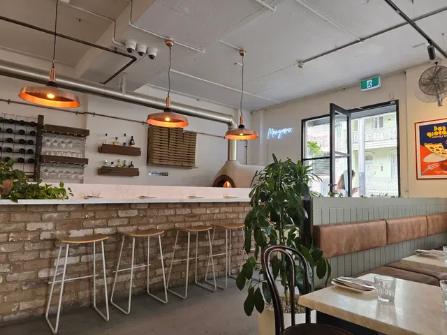 Don Giovanni Pizza Bar - Pizza Restaurant - Pizza Shop