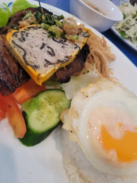 Dong Ba Restaurant