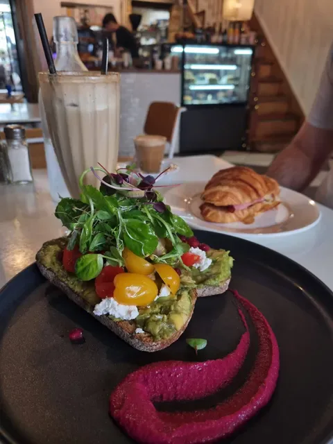 Eatz on Abercrombie Cafe